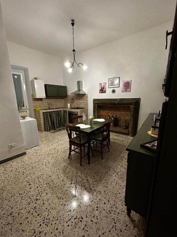 Appartement La Casa Sotto Il Castello à Bracciano  Extérieur photo